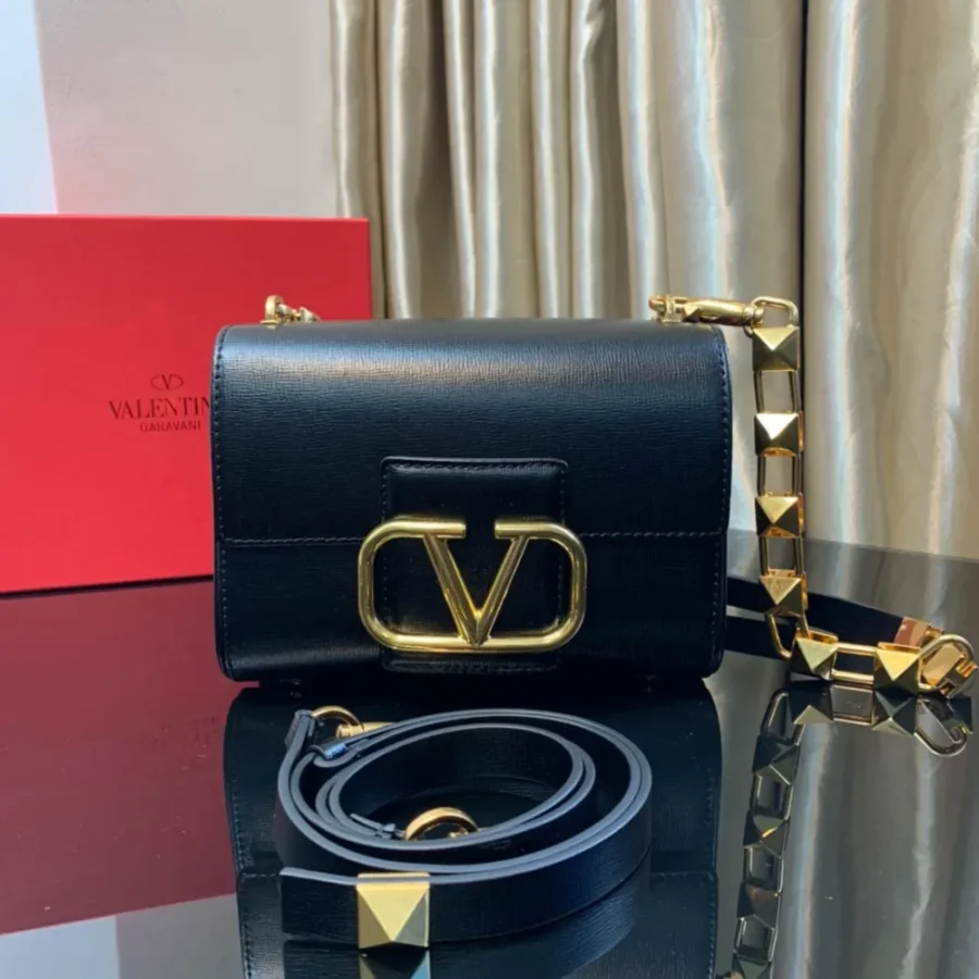 Valentino Size:20x15x7cm