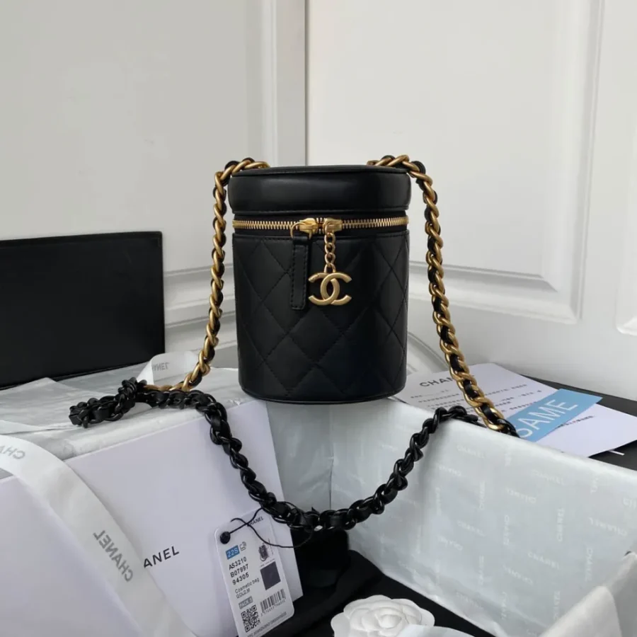 Model: AS3210 Lambskin Size: 16x13x11cm