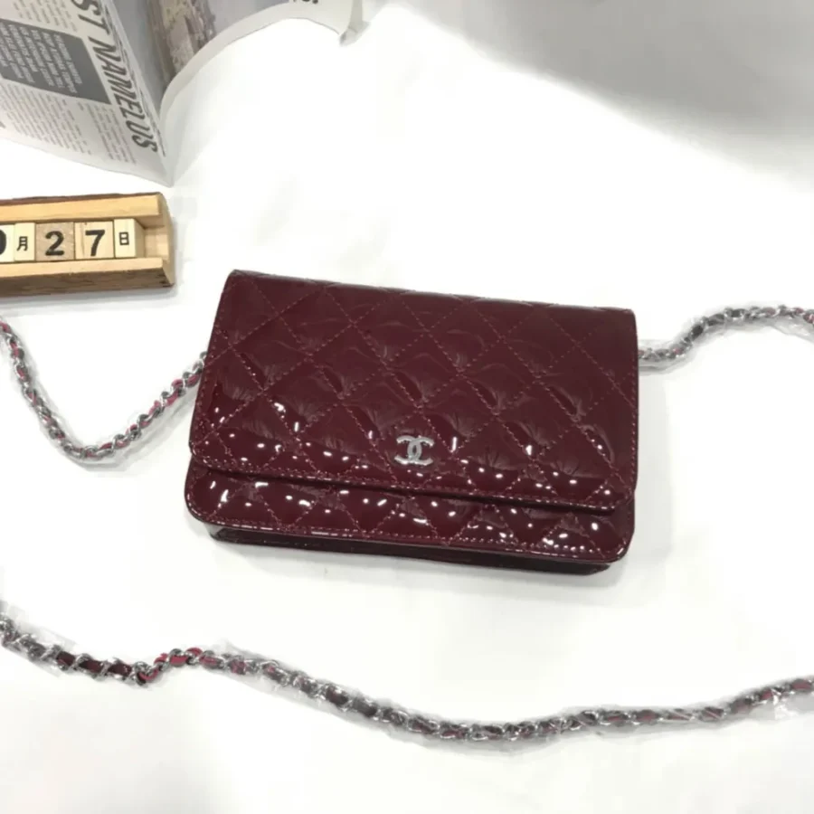 Chanel messenger bag Size: 19*13*4