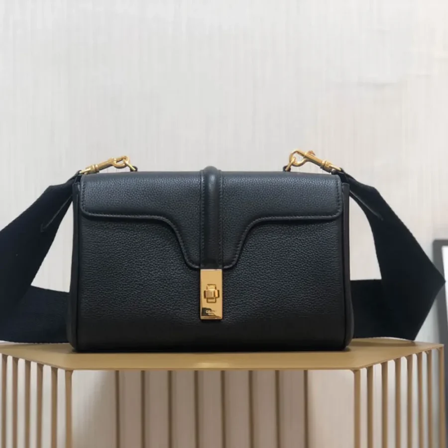 TEEN SOFT 16 Lychee grain cow leather handbag Size: 23X15X9cm No. 196853CR4.04LU