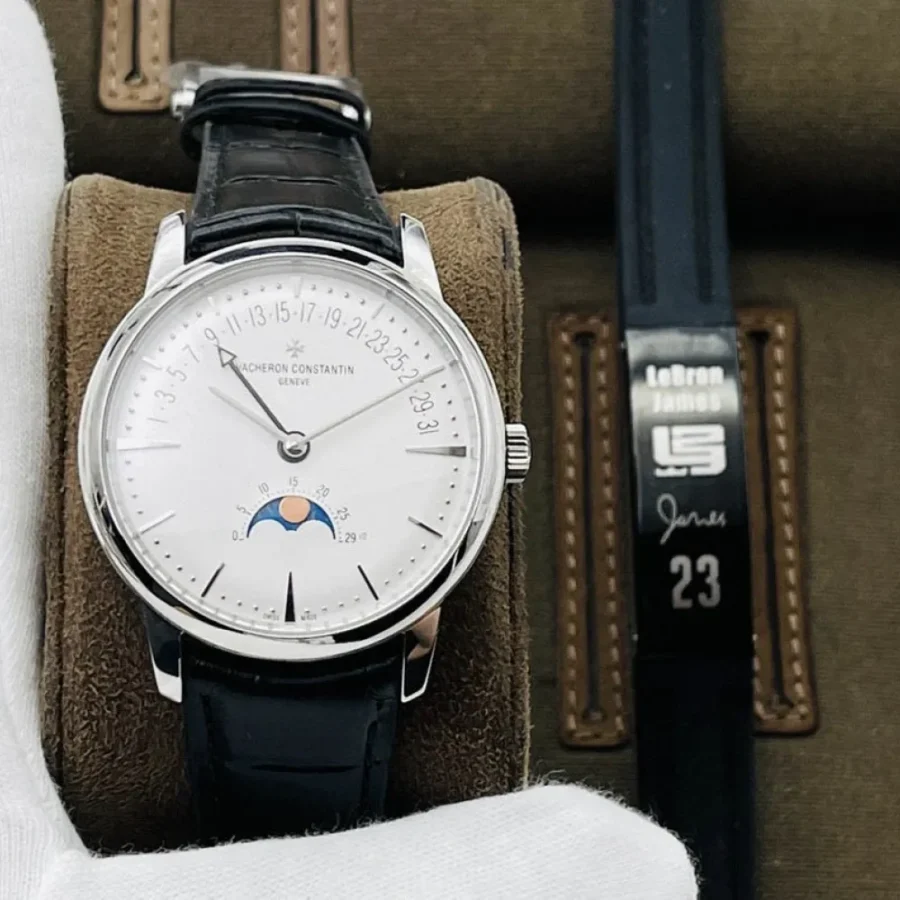 Vacheron Constantin Heritage Watch Model: 4010U Diameter: 42.5 mm Rose Gold