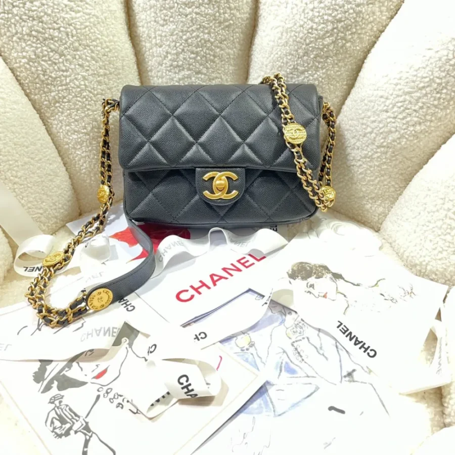 CHANEL Model: 037586ZP Size: 21cm