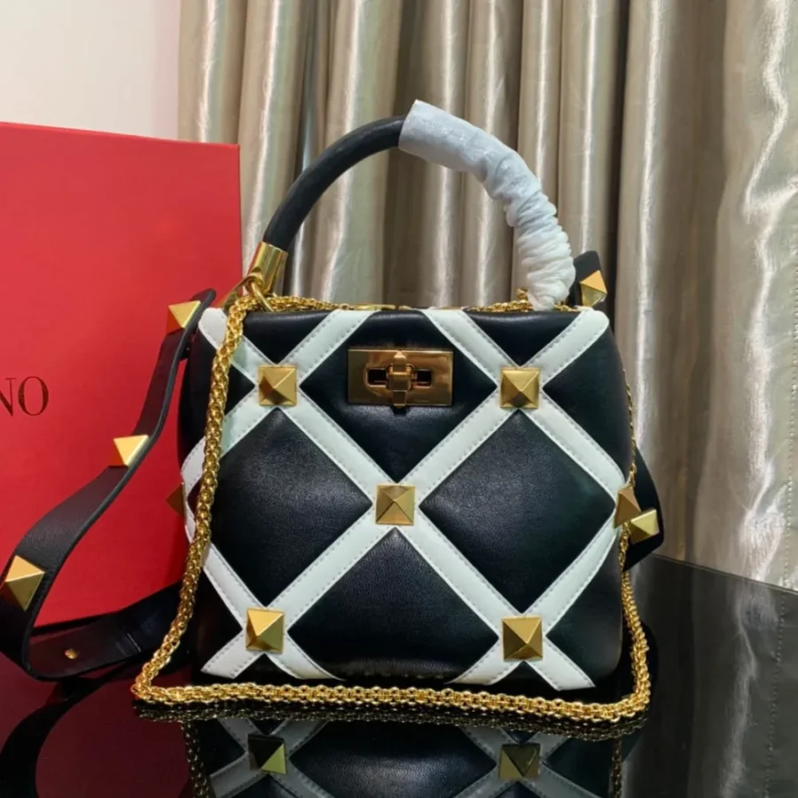Valentino Model:0097S Size:21x 17x 14cm