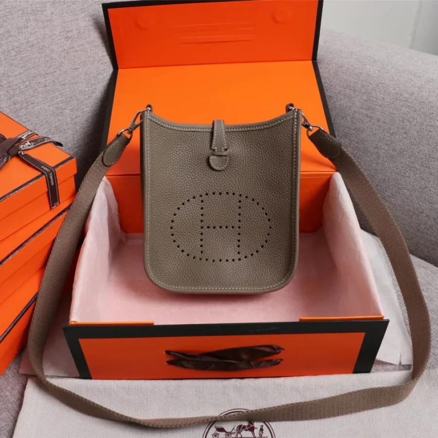 Evelyne mini 100 with size:17cm