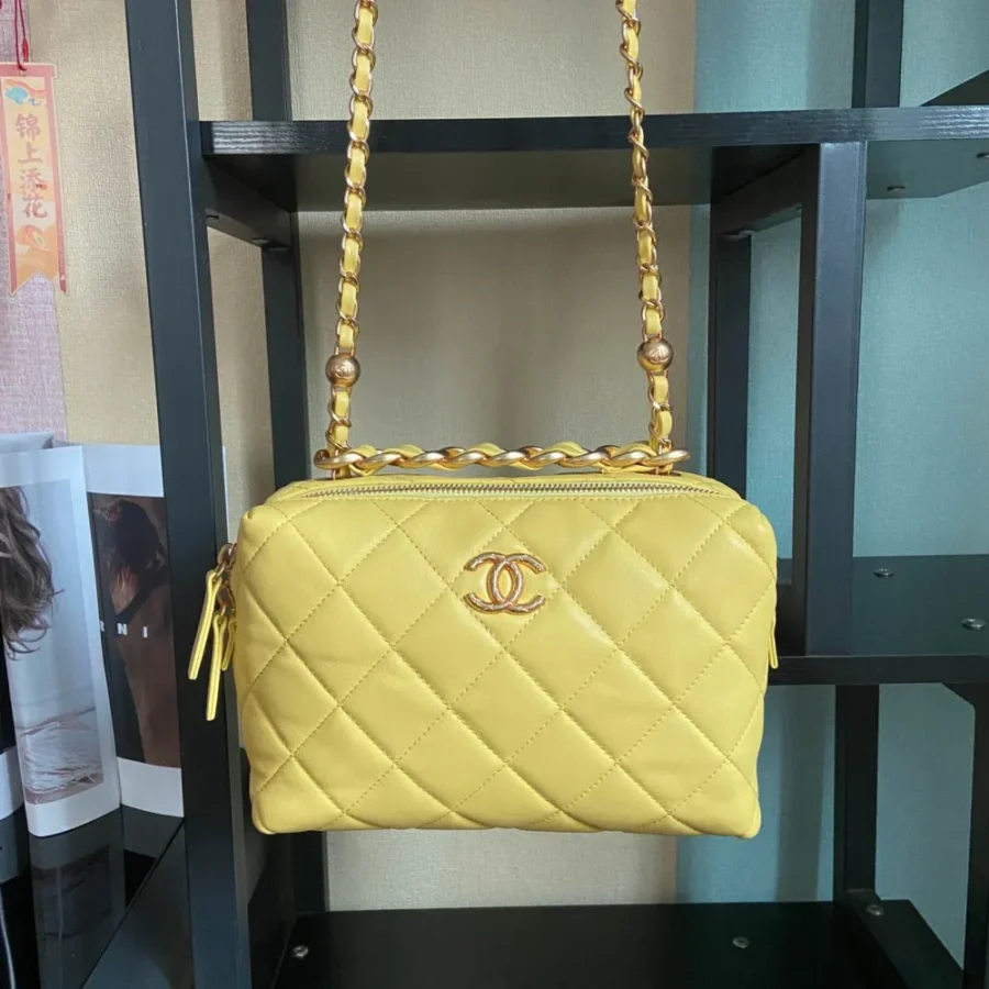 CHANEL Size: 22*10*15