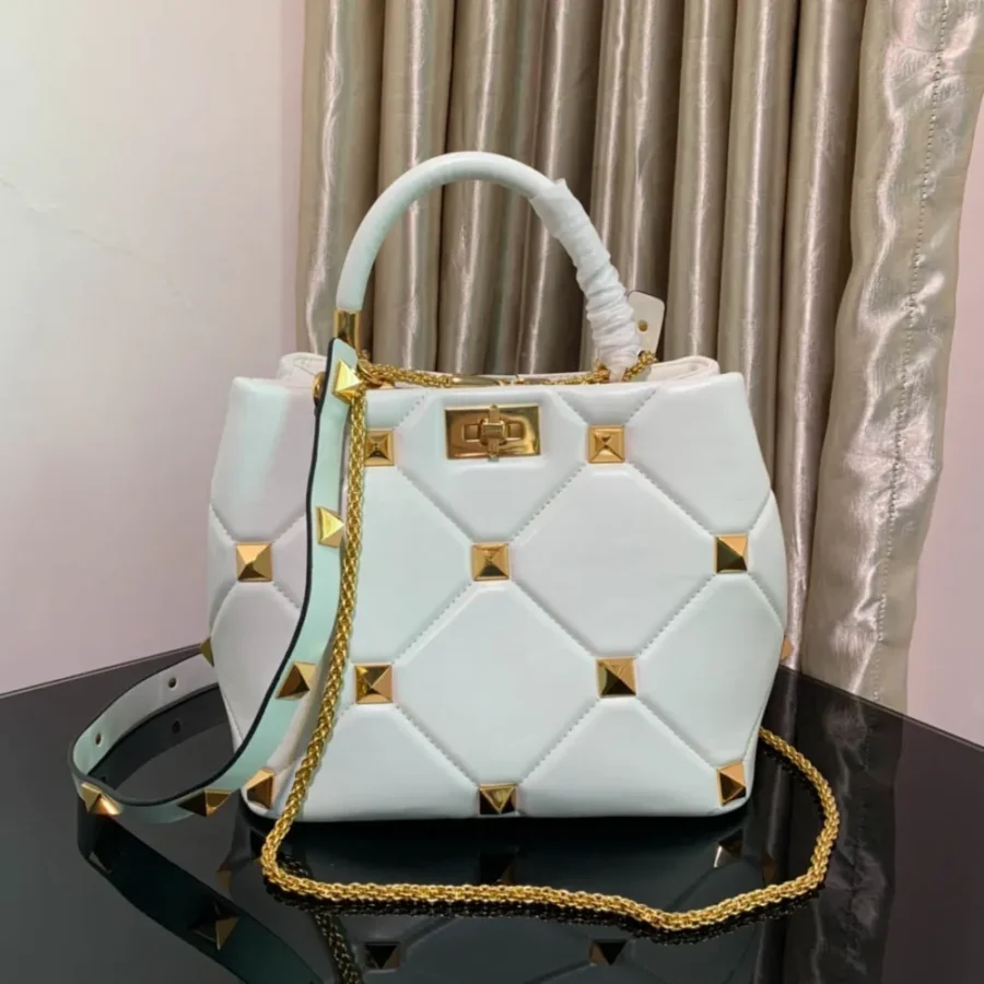 Valentino Model:0097L Size:25x 23x 16cm