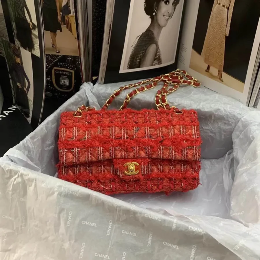 Chanel Model No. 1112 Size: 25*7*16cm