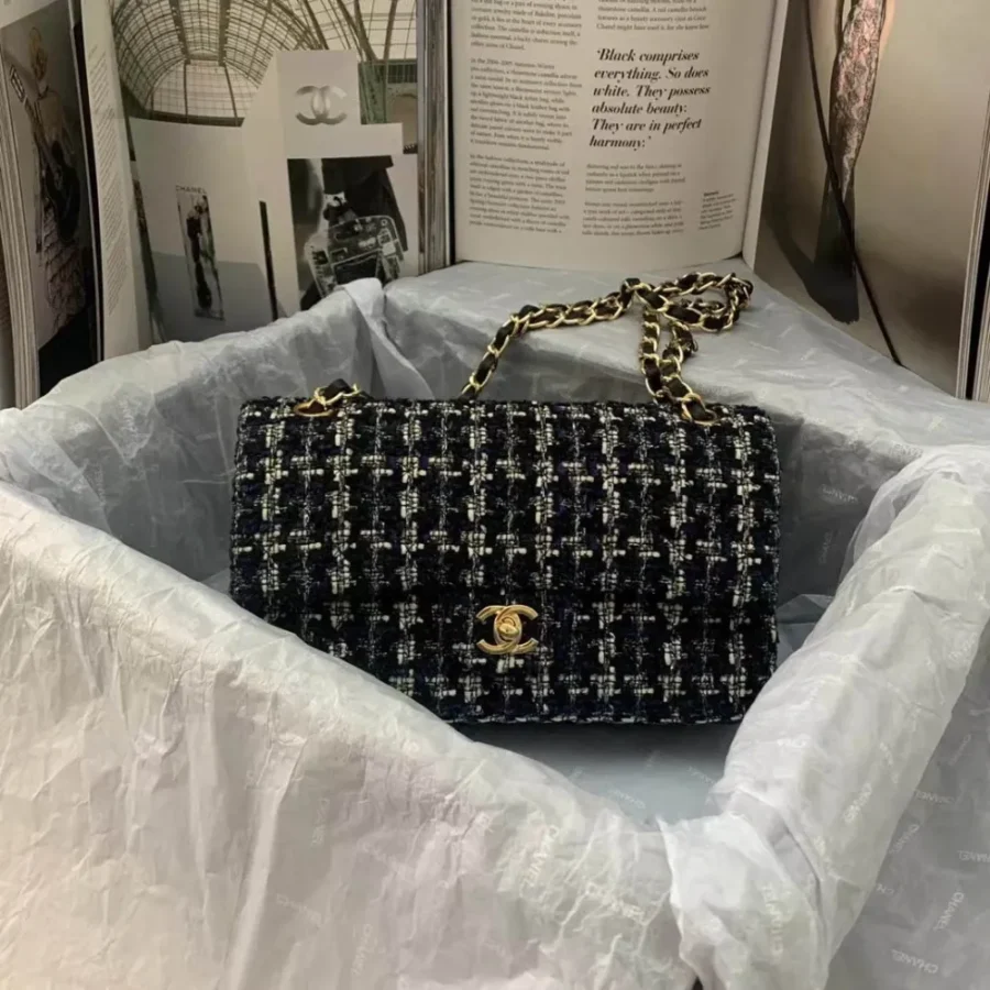 Chanel Model No. 1112 Size: 25*7*16cm
