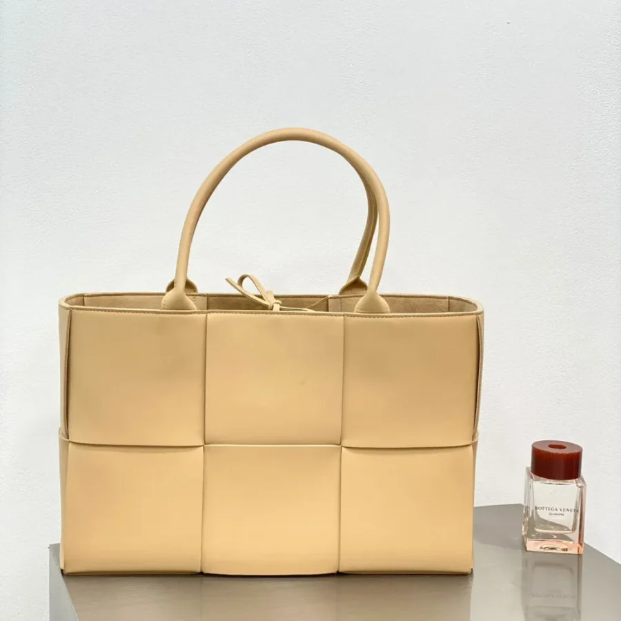 BV ARCO TOTE Handbag Size:38x25 609175