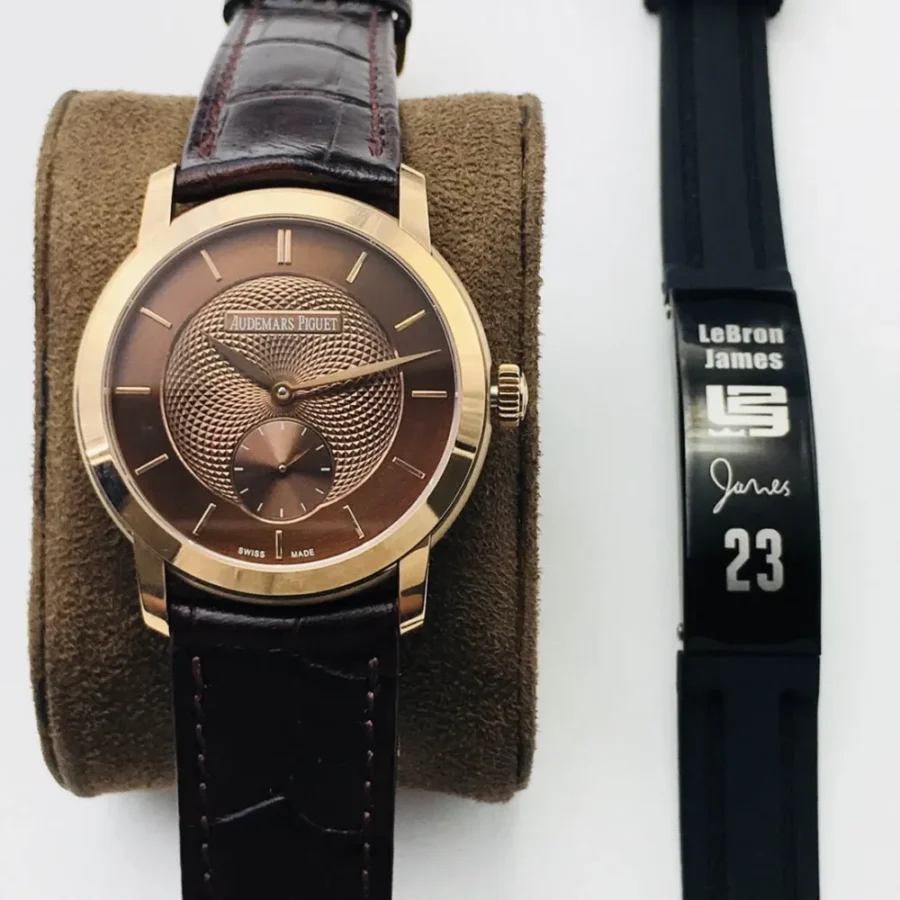 Audemars Piguet Mechanical Watch Diameter: 39 mm