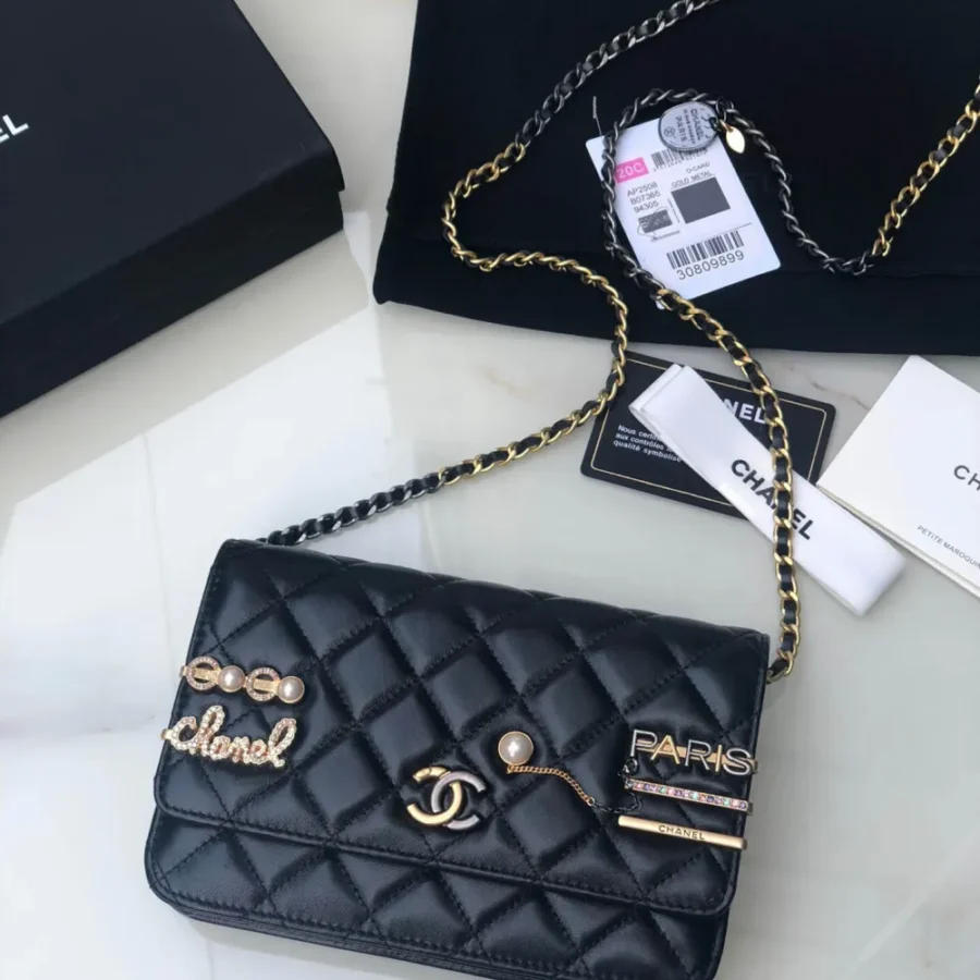 Chanel Model: AP2548 Size: 19cmX12cmX3cm