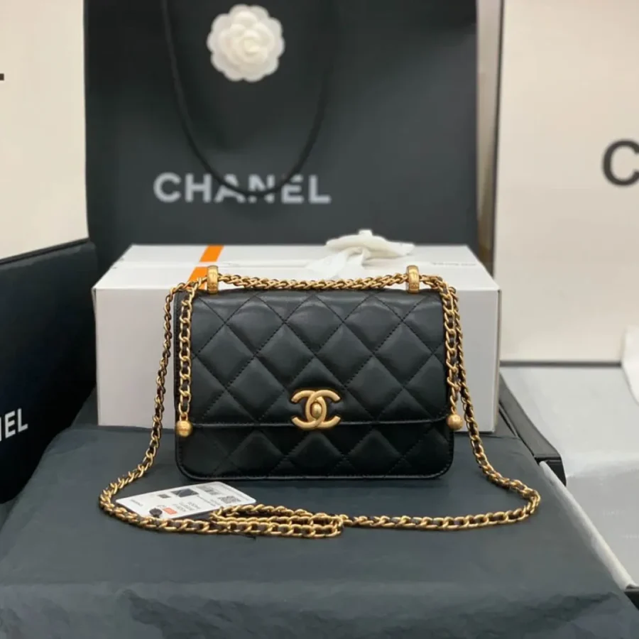 Chanel Model: AP2303 Size: 17cmX9.5cmX8cm