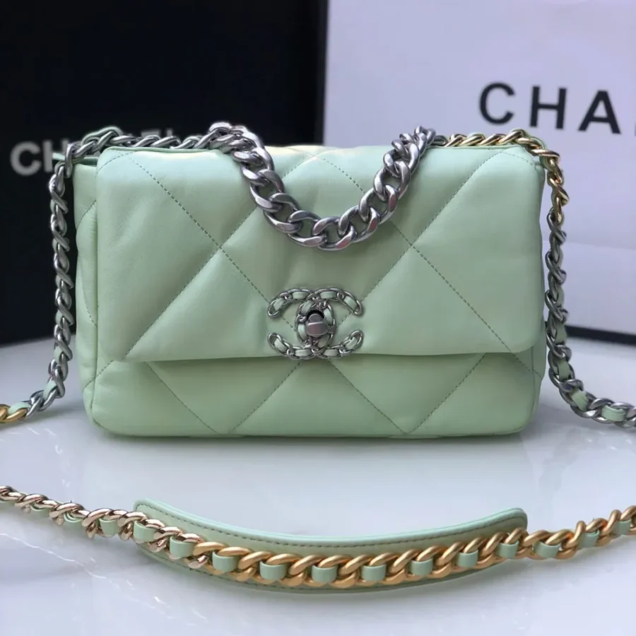 Chanel Model: S1160 Size: 26cm