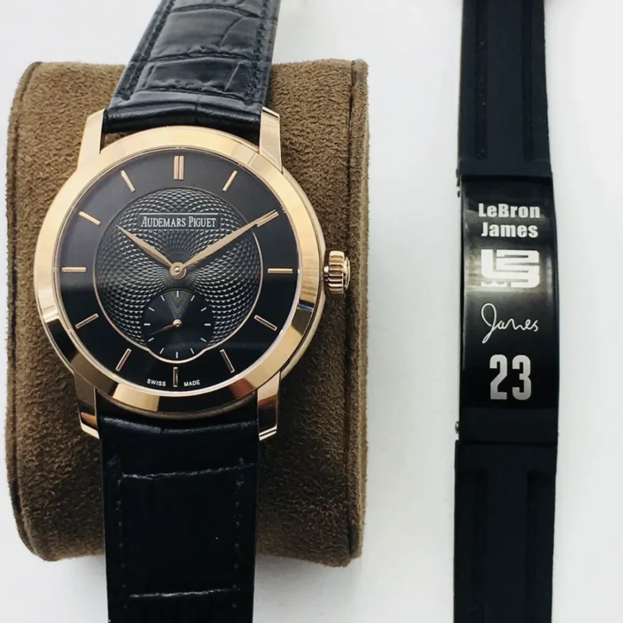 Audemars Piguet Mechanical Watch Diameter: 39 mm