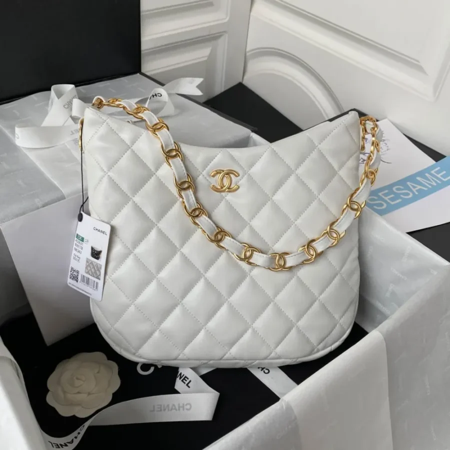 Sheepskin underarm bag Size: 26307cm Large: AS3631