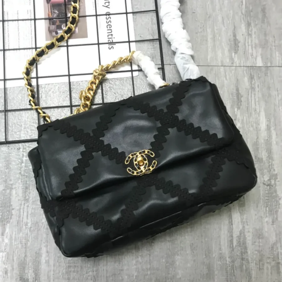 Handbag Size: 30/21/10
