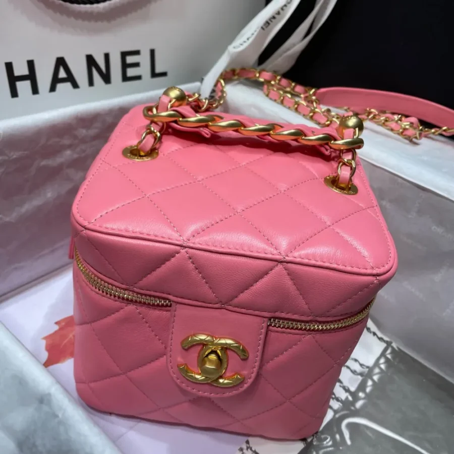 CHANEL Portable ️Crossbody Model: 2020SS ️Size: 16.5*16.5*15