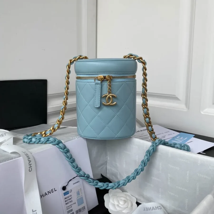 Model: AS3210 Lambskin Size: 16x13x11cm