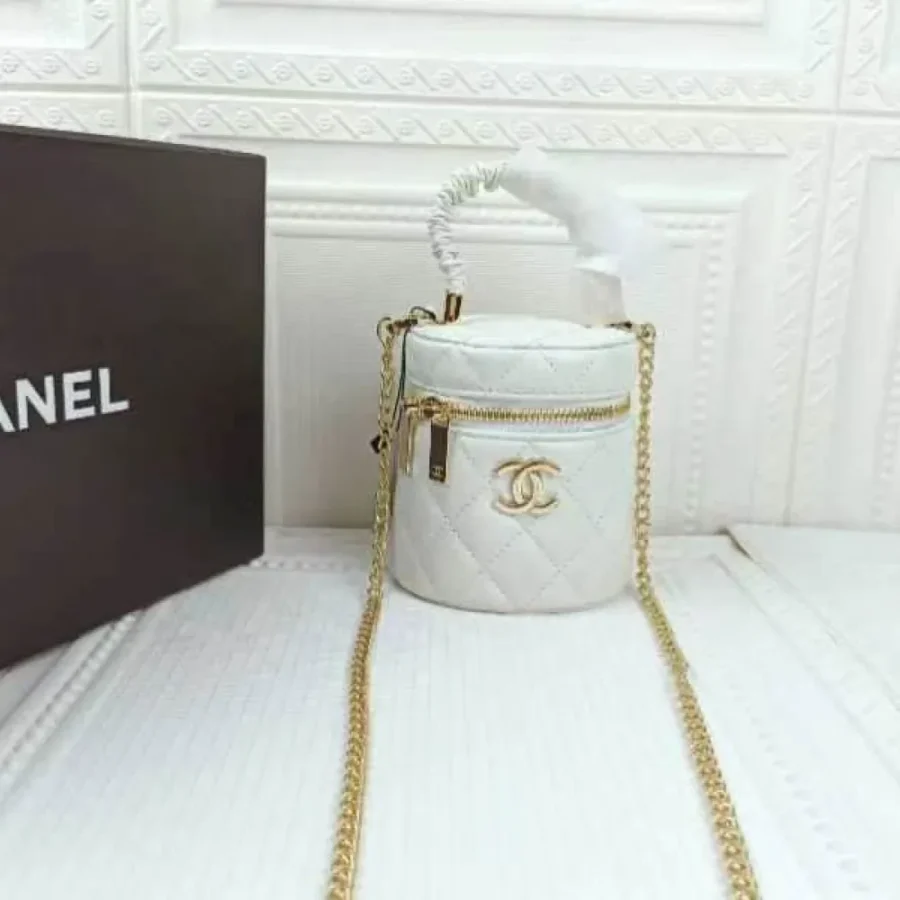 Chanel Vintage Cosmetic Bag Size: 12x11cm, Style: 212