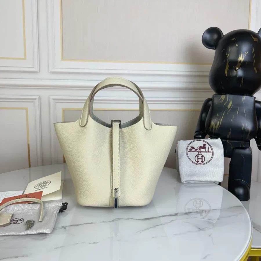 Hermes Size: 18cm