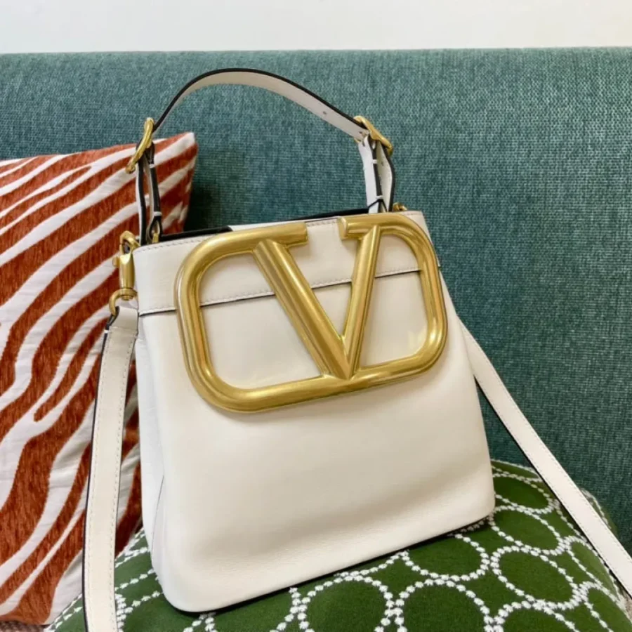 Valentino Size:20x19x12cm Model:1122