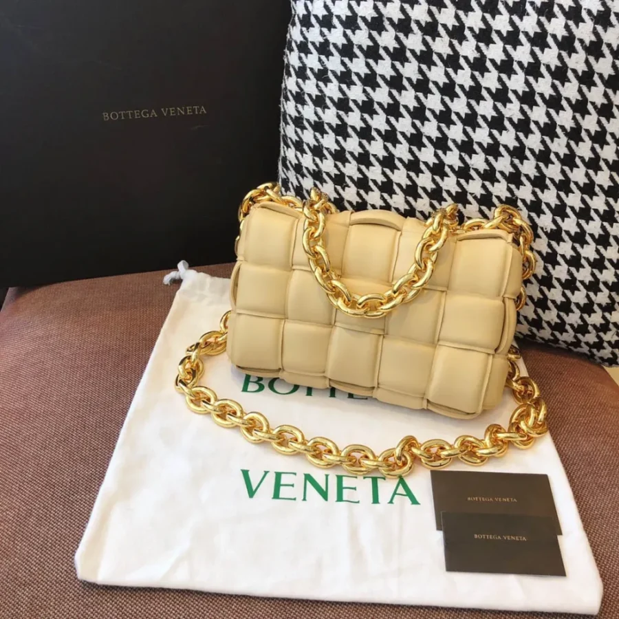 BV Pillow Bag Size: 26cm 96008 Oatmeal