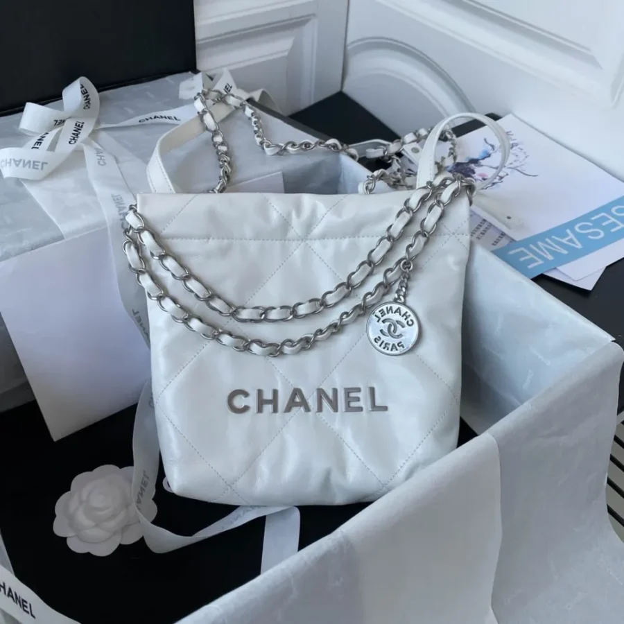 Chanel antique silver model AS3263 size: 18X20X6.5cm