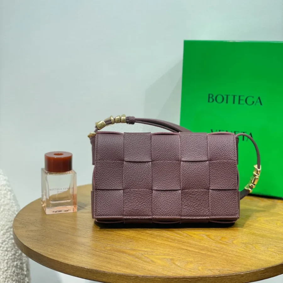 BV CASSETTE bag Size:23x15cm 666870