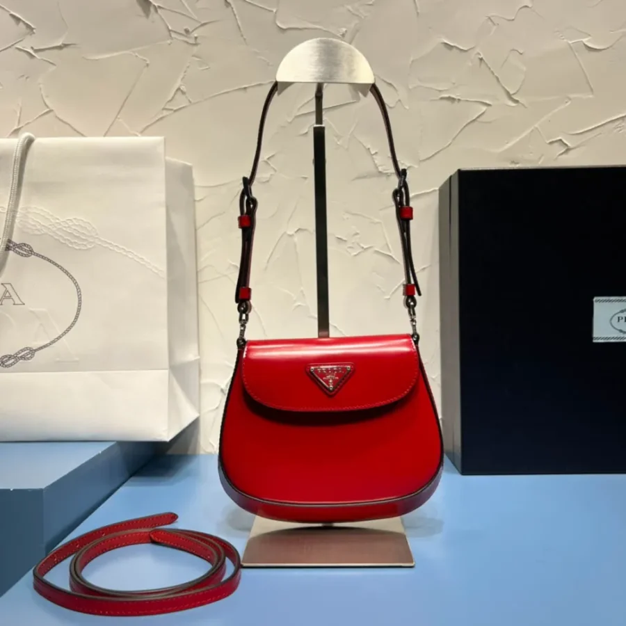 Prada Cleo Series Handbag Size: 17x14.5cm 1BH188