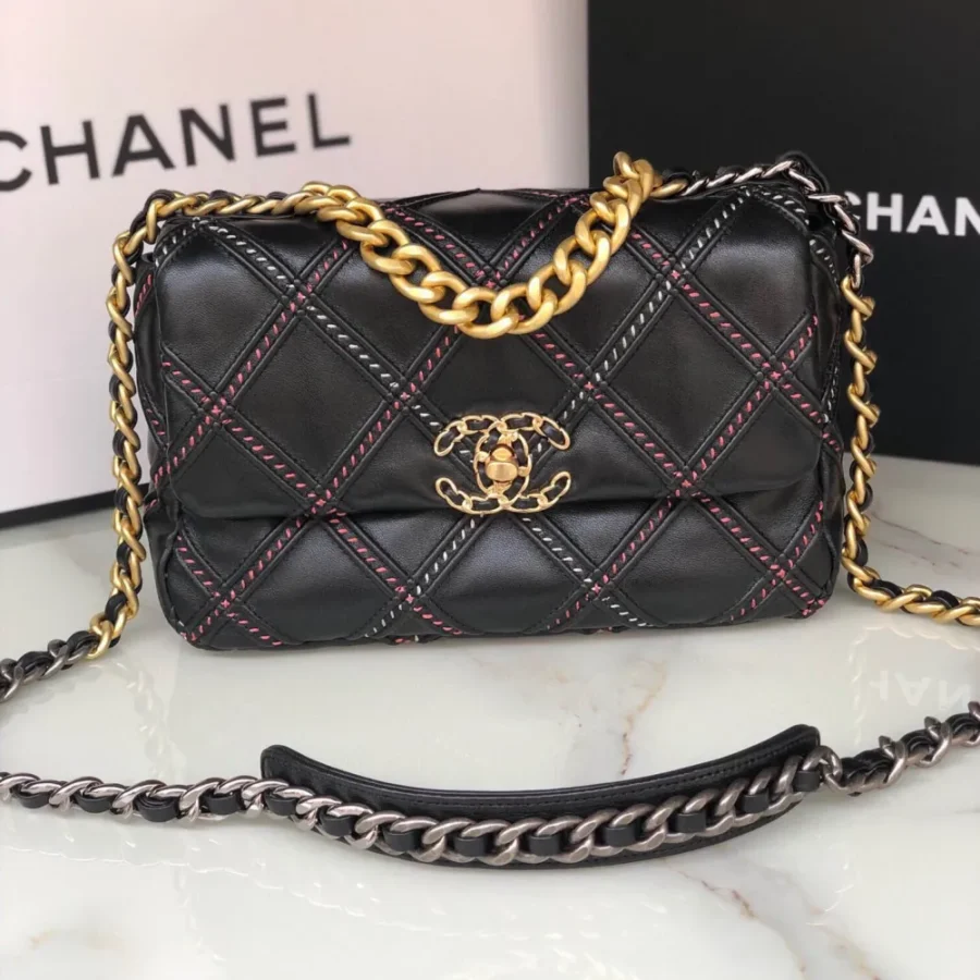 Chanel Model: S1160 Size: 26cm