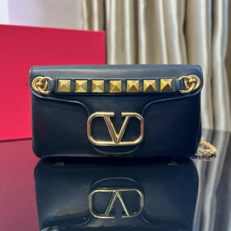 Valentino Size: 28 x 17 x 8 cm