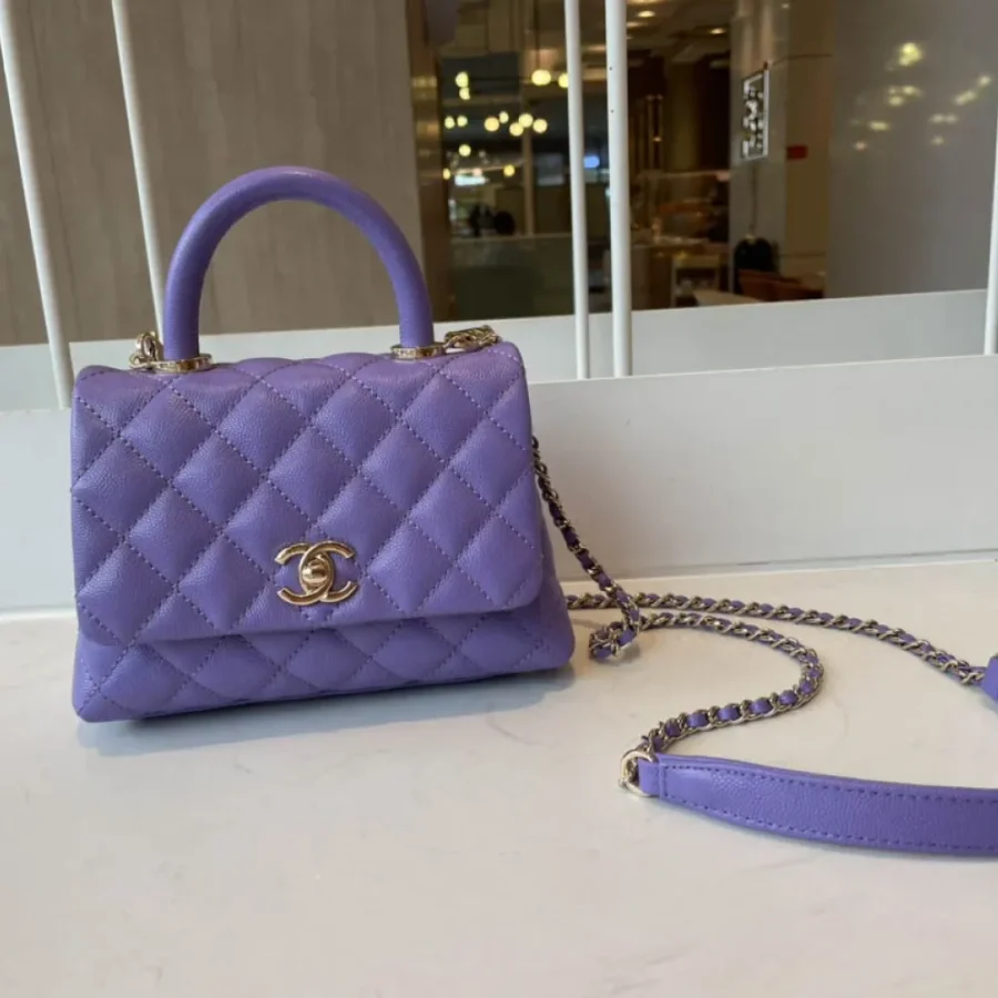 Chanel Light Gold Size: 19cm