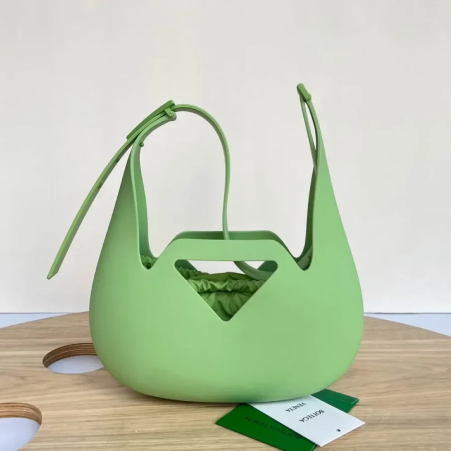 BV Rubber Shoulder Bag Size:27x17cm 696920