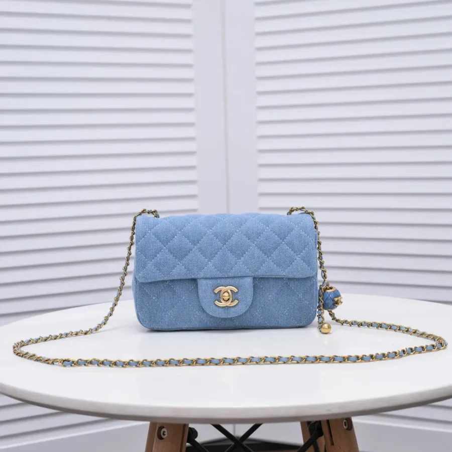 Chane1 Underarm Bag Model Number: 1787 Size: 20137cm