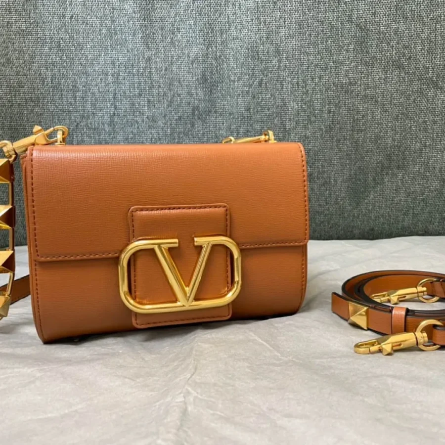 VALENTINO Model: 0777 Size: 20x15x7cm