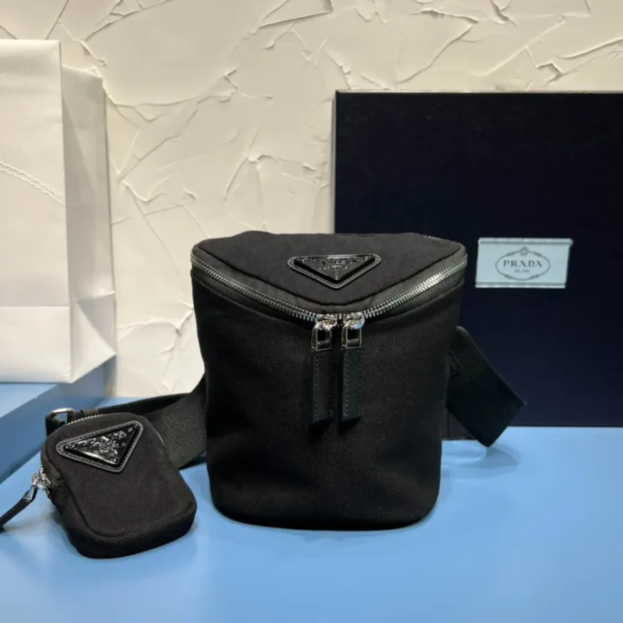 Prada Bucket Crossbody Size: 21x15.15cm 2VH147