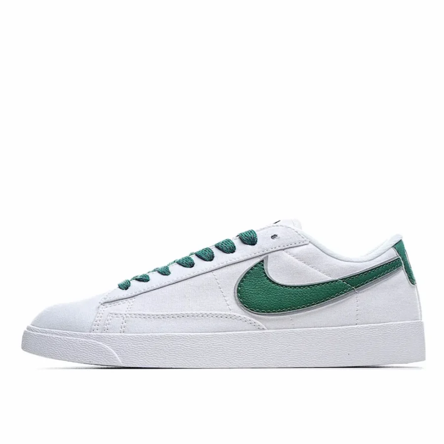 Nike WMNS Blazer Low LX x Stranger Things “Hawkins High” 3M反光