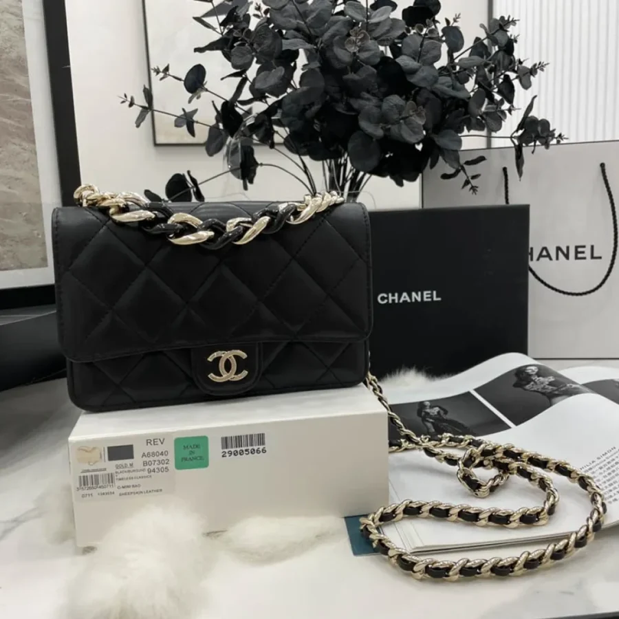 Handbag Size: 19cm Model Number: AP2377/B07302