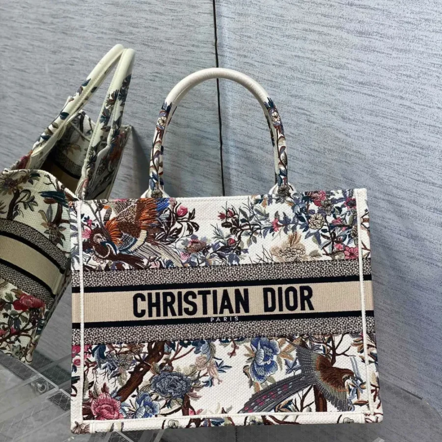 Tote limited series size:36*18*28cm