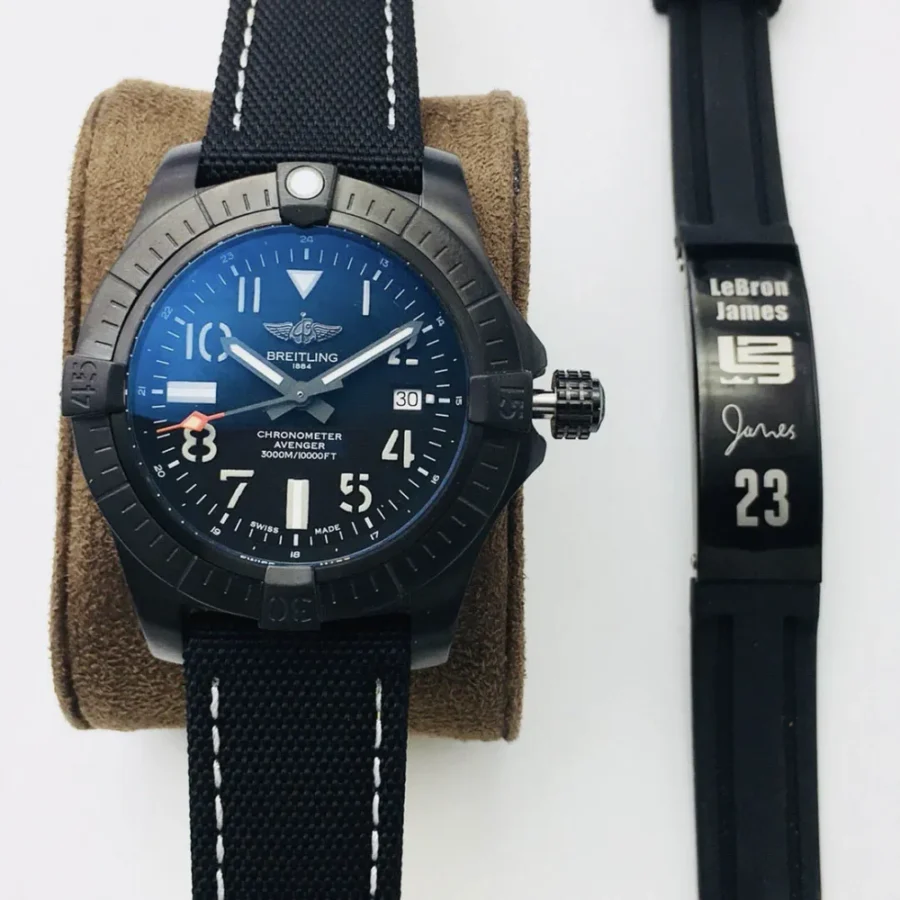 Breitling Avengers Diameter: 45mm