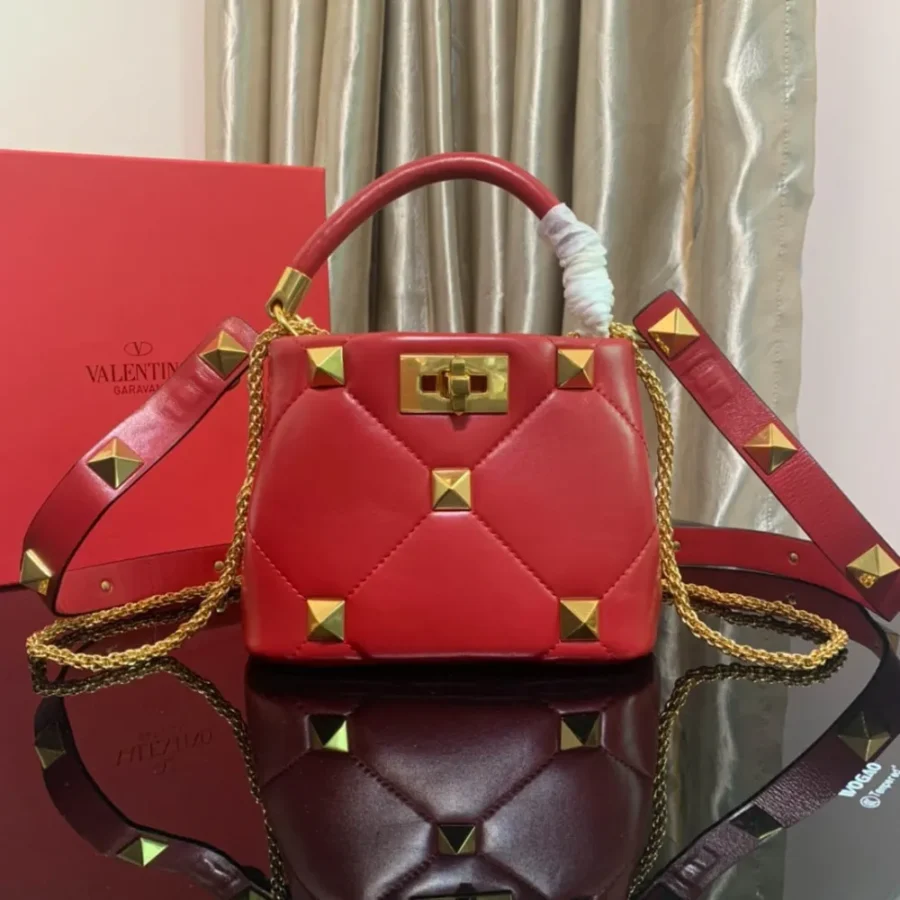 Valentino Size: 20x15x9 cm Model: 0097