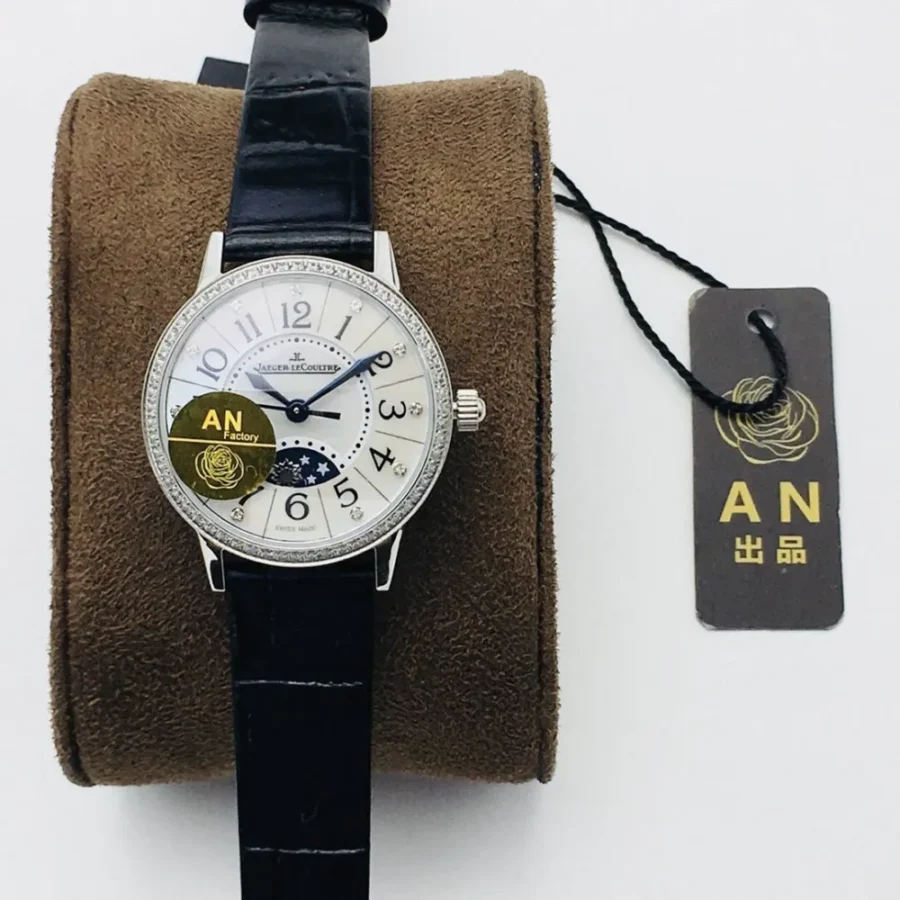 Jaeger-LeCoultre Simple Series Watch Size: 29MM*8.9MM