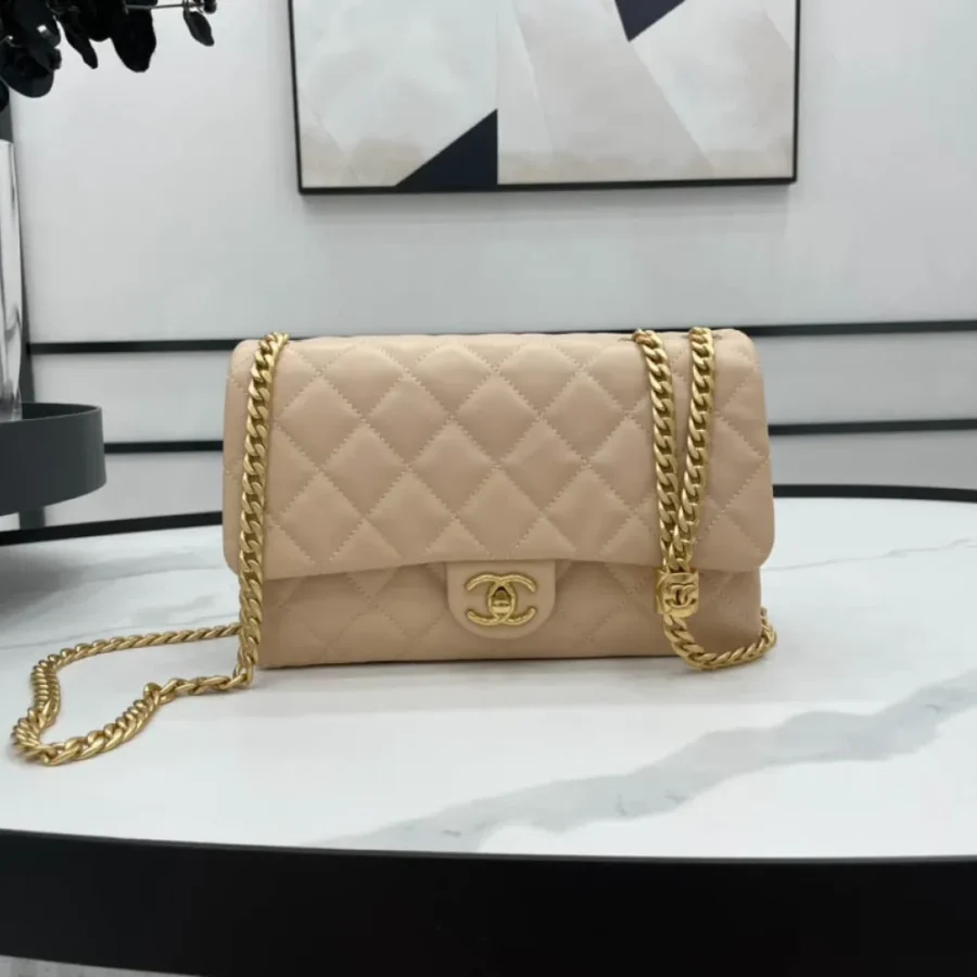 Chanel AS3609 Diamond Flap Bag Size:16*25*10cm