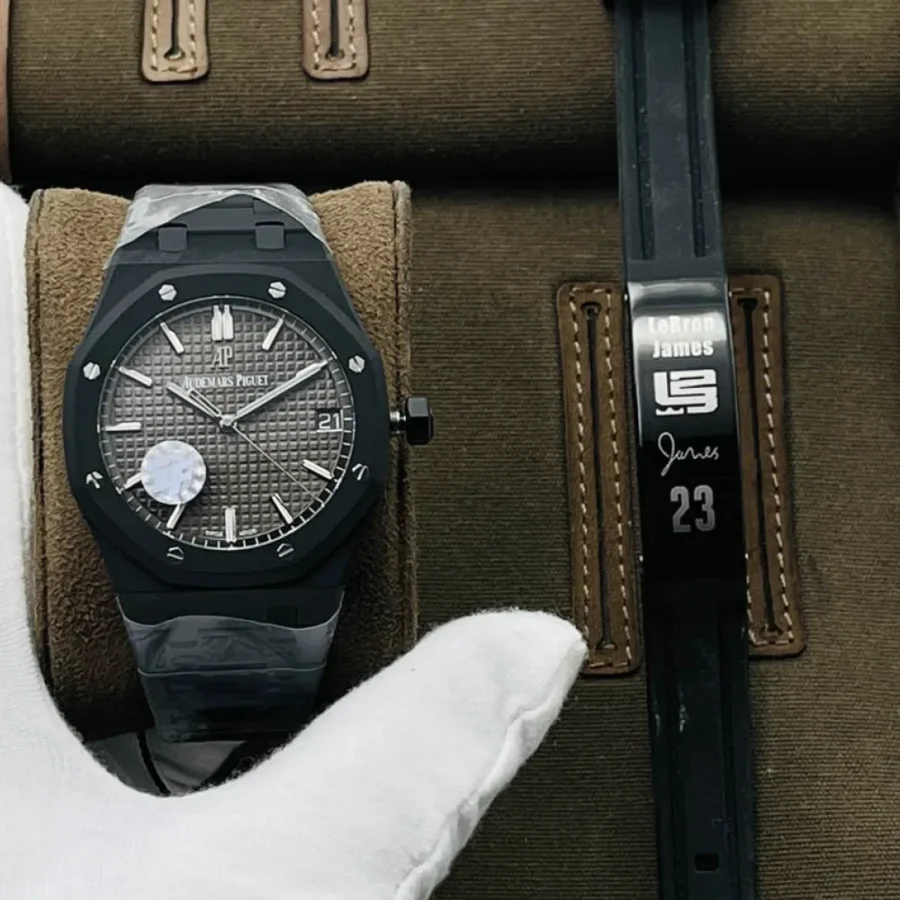 Audemars Piguet watch size: 41*10.4 mm
