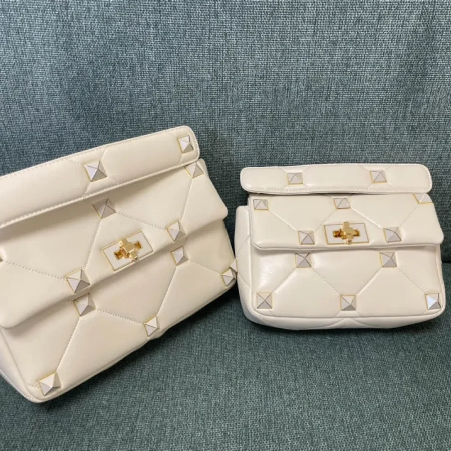 Valentino Model 0188