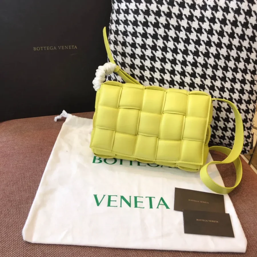 BV Cassette Pillow Bag Size: 26x18cm 96006