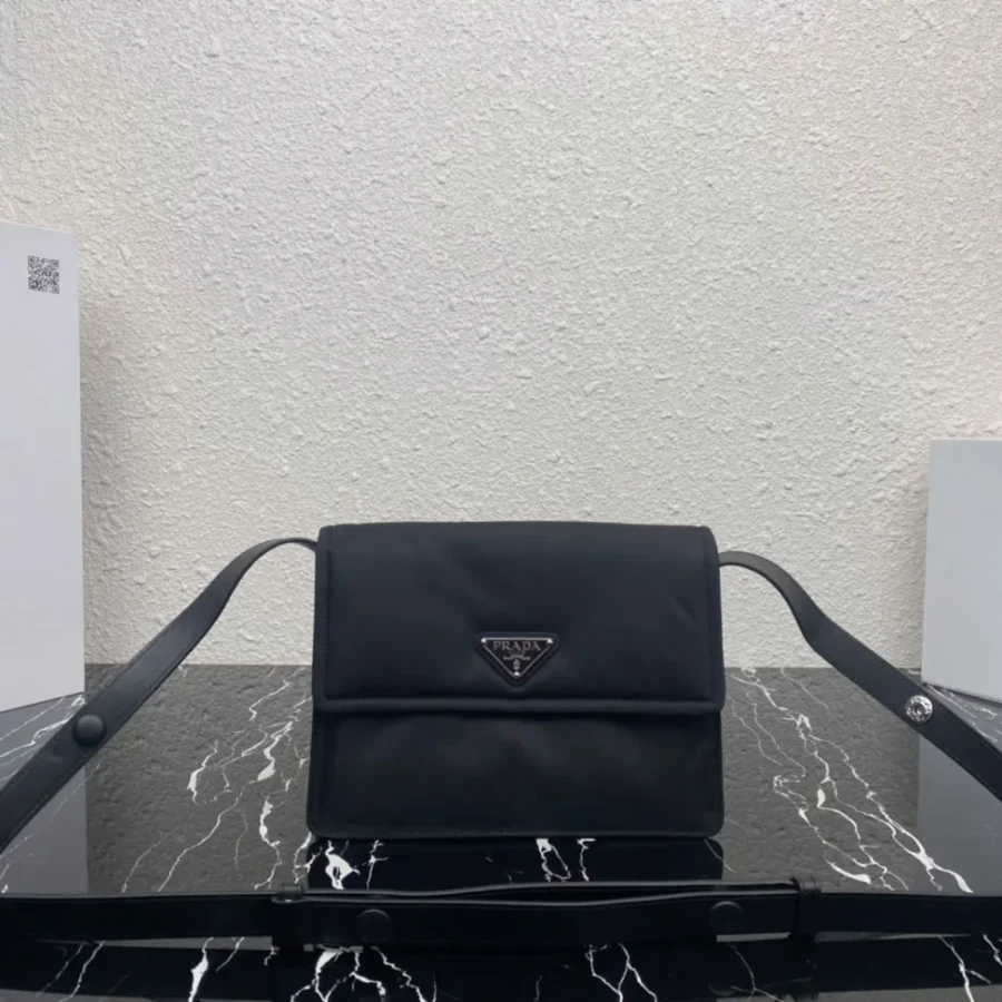 Prada shoulder bag Size: 16x11cm 1BD313