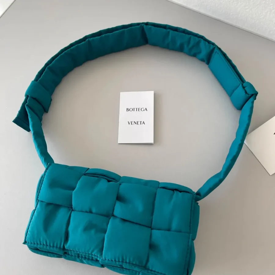 BV nylon fanny pack Size: 19x10cm 679763