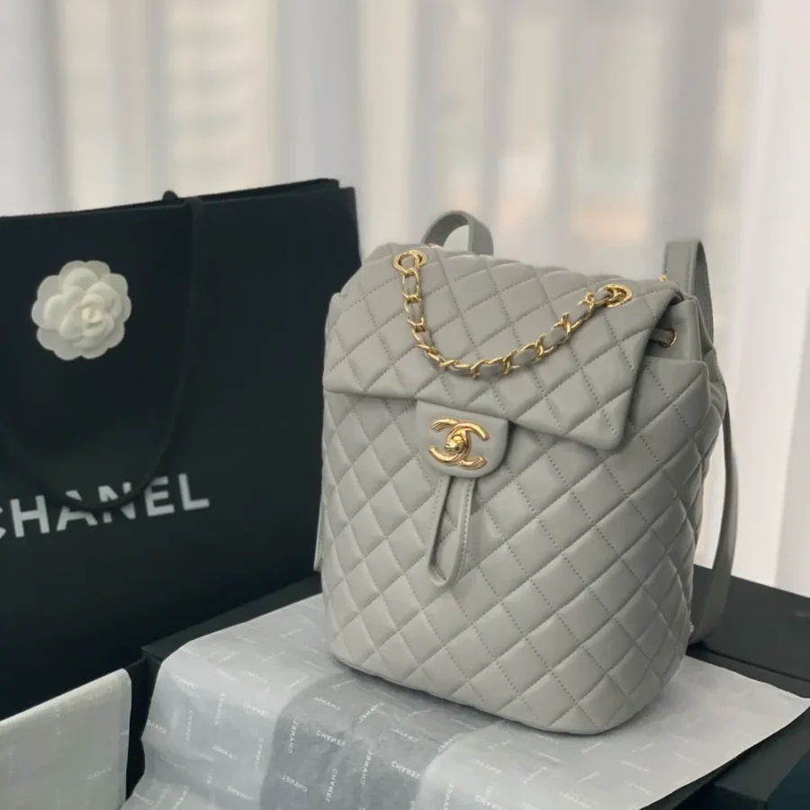 CHANEL Model: 91120# Size 25X20X10CM