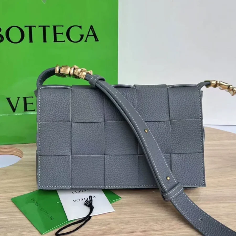 BV CASSETTE lambskin bag Size: 23x15 666870